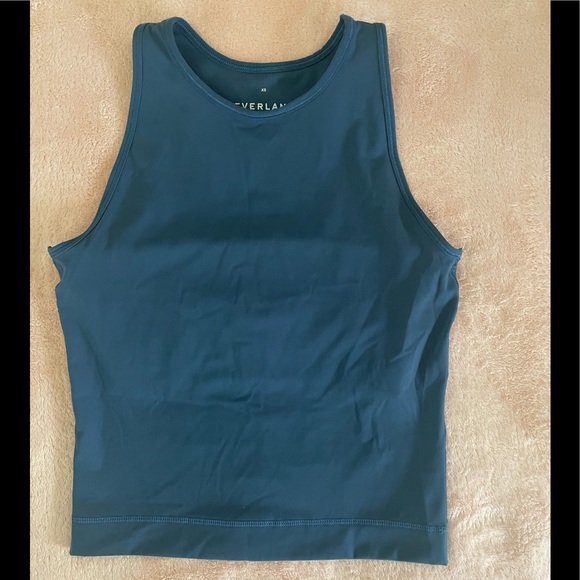 Everlane Perform Tank - Picture 3 of 5
